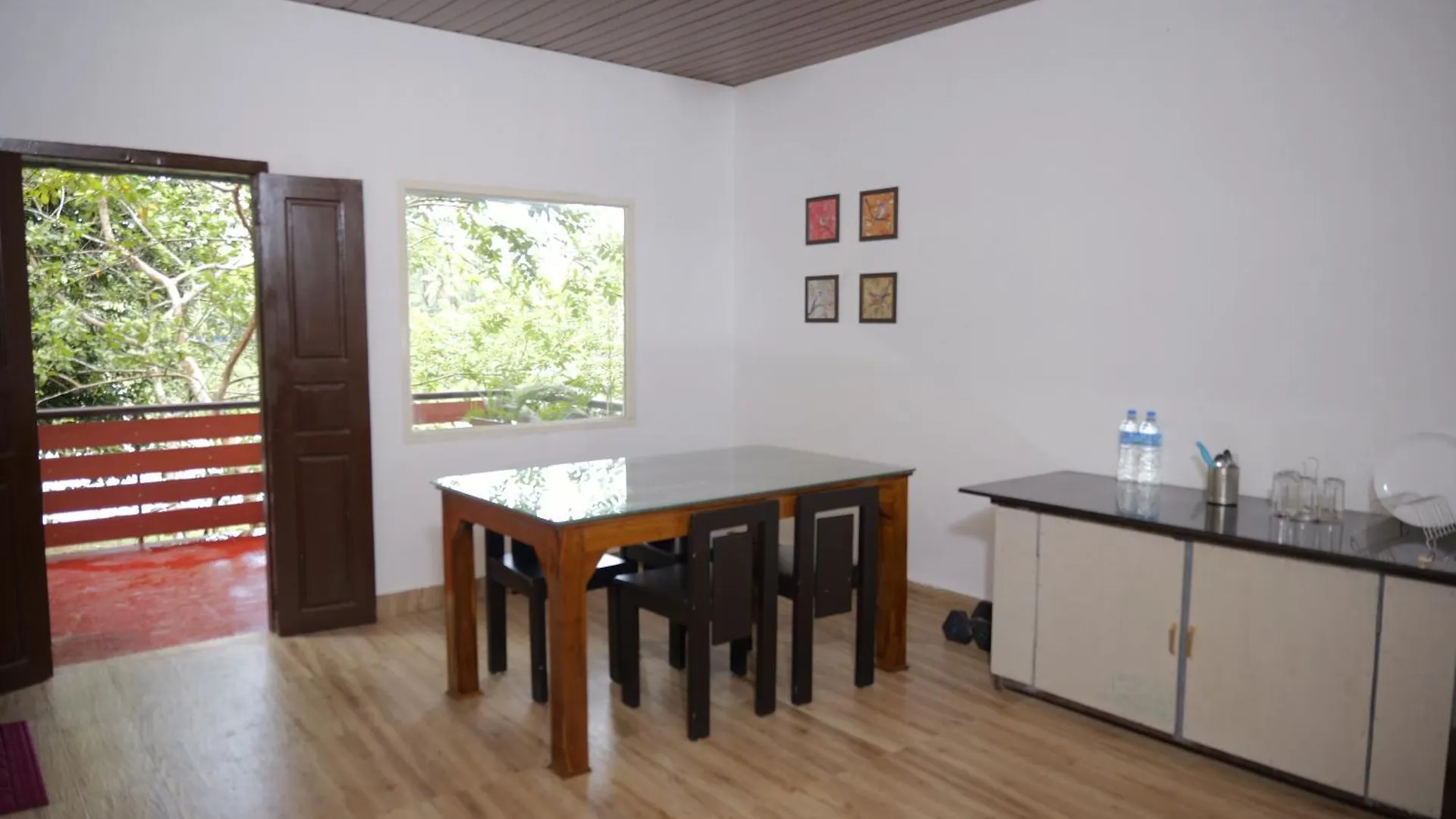 Chirpingnest Villa Kumarakom Holiday home